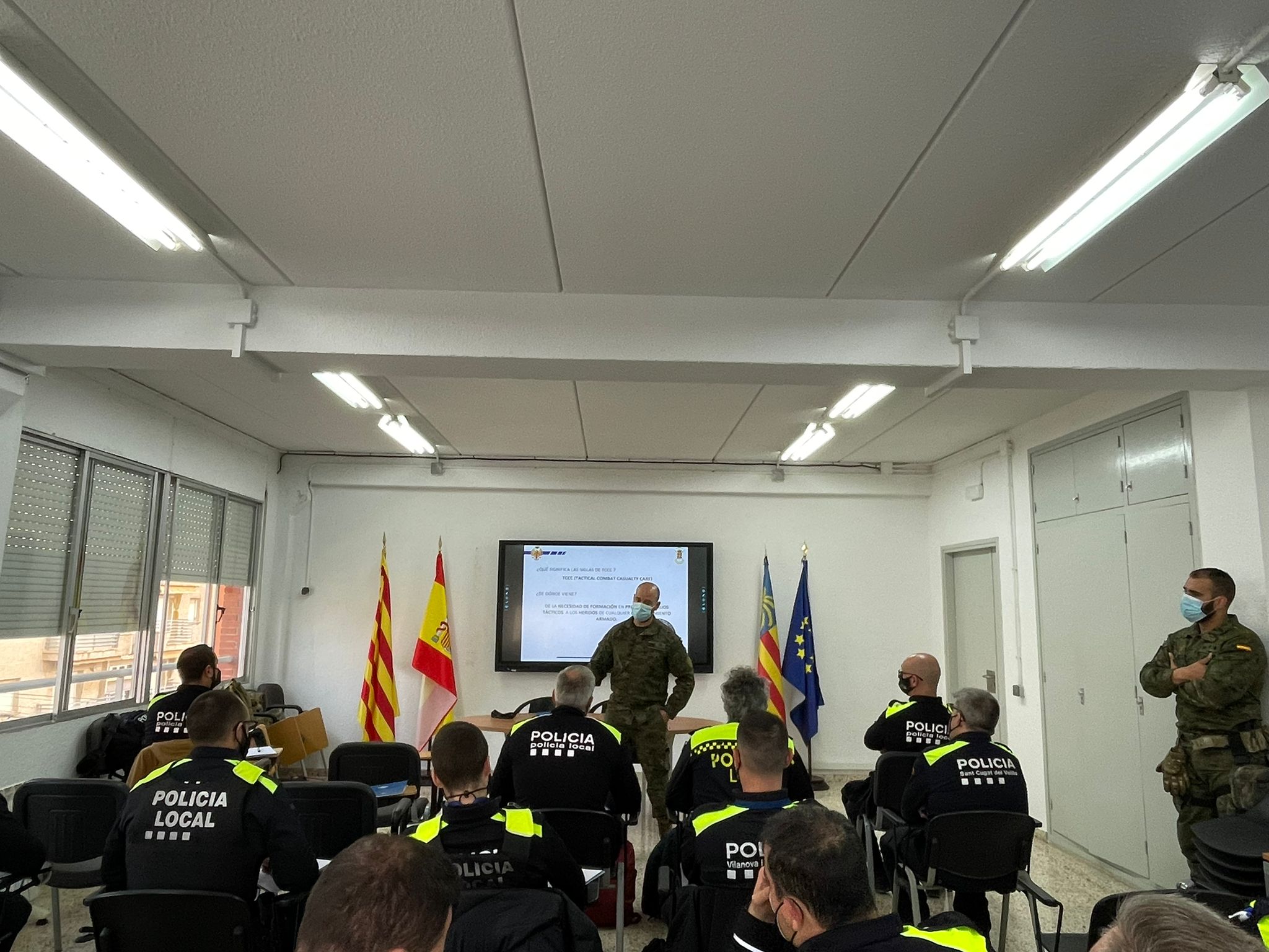 Read more about the article La Policia Local de Cunit realitza formació en assistència sanitària urgent