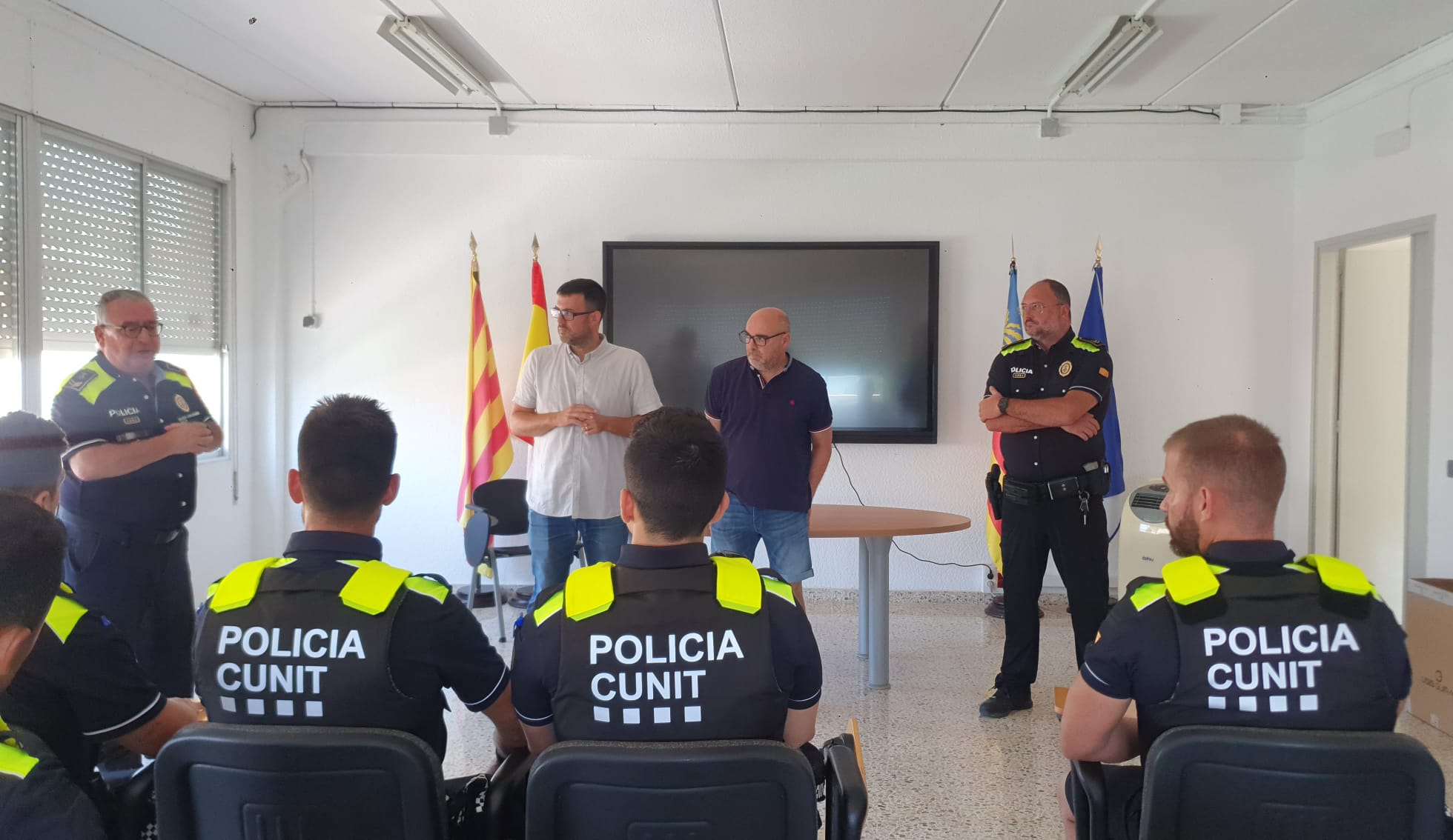 Read more about the article S’incorporen 8 agents a la Policia Local de Cunit