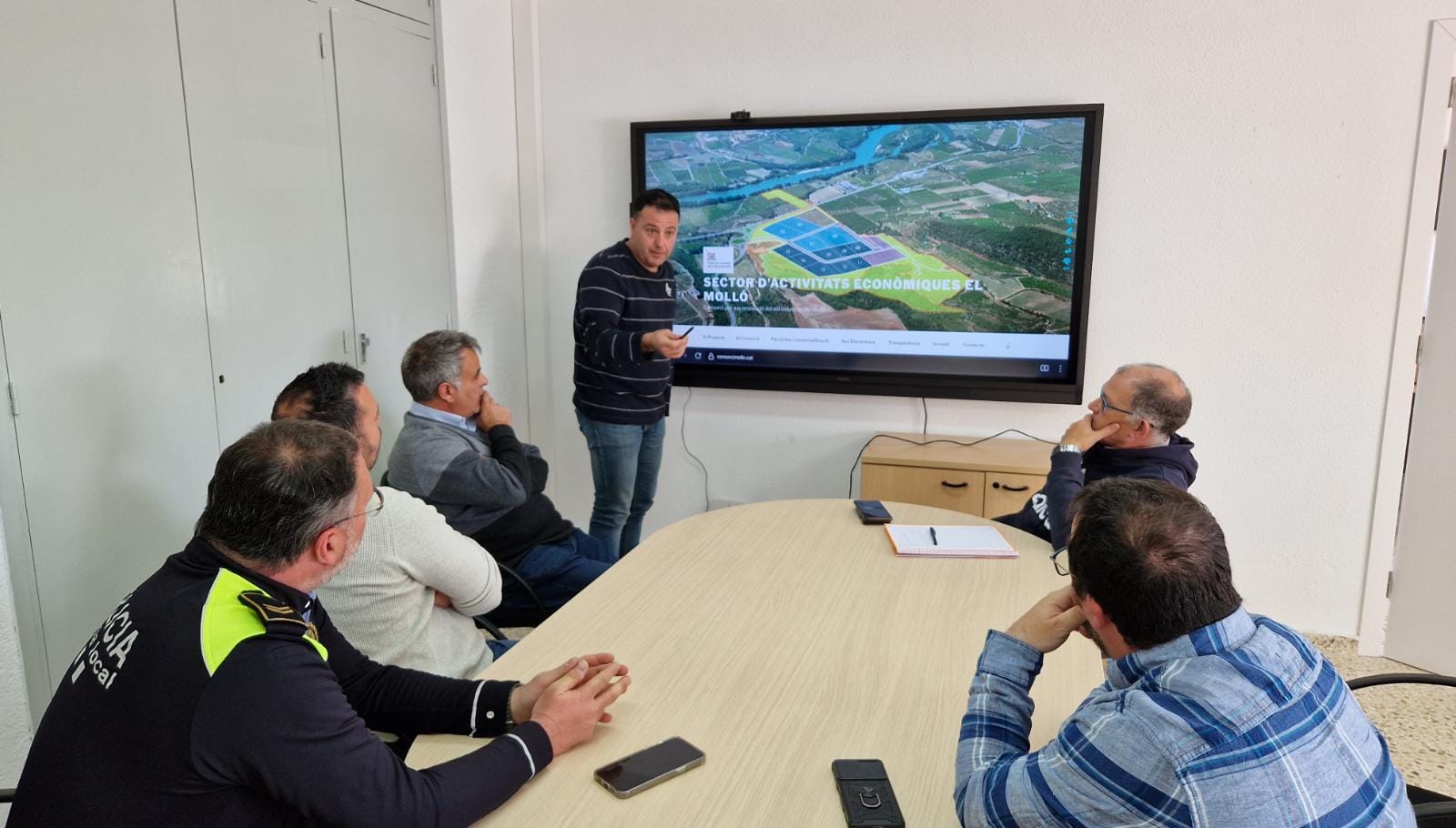 El Consell Comarcal de la Ribera d’Ebre visita Cunit per conèixer l’experiència del municipi en l’ús de drons